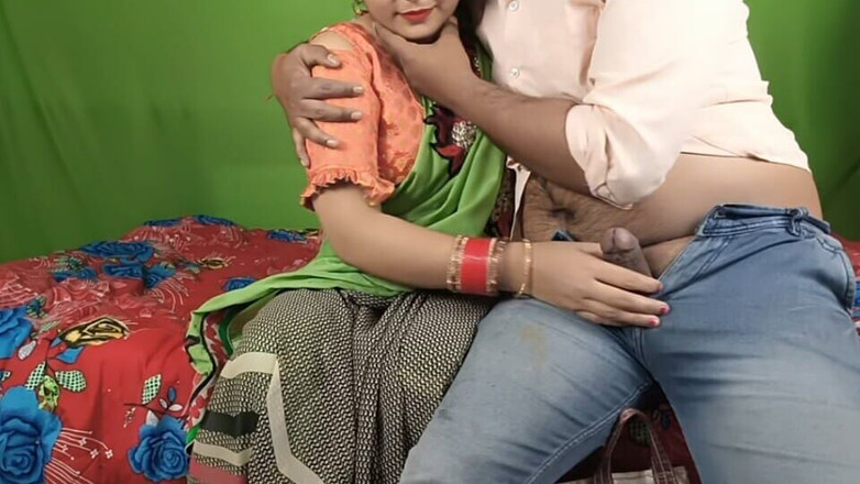 Pyaripooja22: Dnes přijde do mého pokoje bagger a ošuká mi pucy...