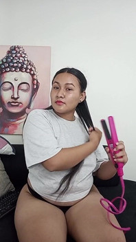 Model webcam ini pengen banget dientot habis-habisan sama pantat bahenolnya