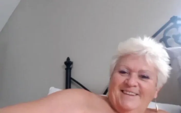 Uk Joolz: Stream Started 12/21/2019 08:46 Am
