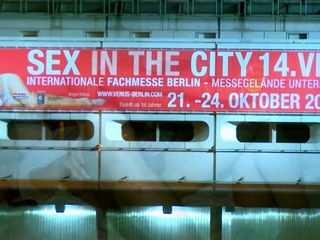 Deutschland porn: 대물과 하드코어 자지에 따먹히고 싶어하는 젊은 핫한 창녀와 쓰리섬 섹스