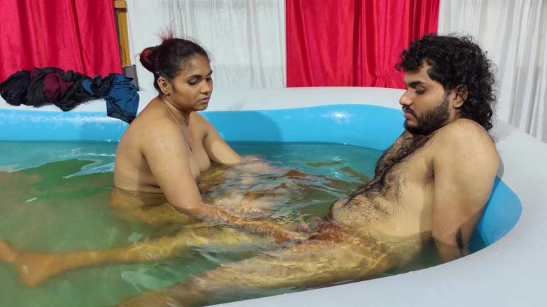 Vaigavarun45: Girl Romance with Boy While Bathing in Pool