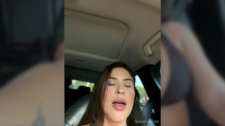 Milf Latina: ฉันเปียกรถของฉันเมื่อฉันช่วยตัวเองอย่างเข้มข้นบนถนนในเมือง