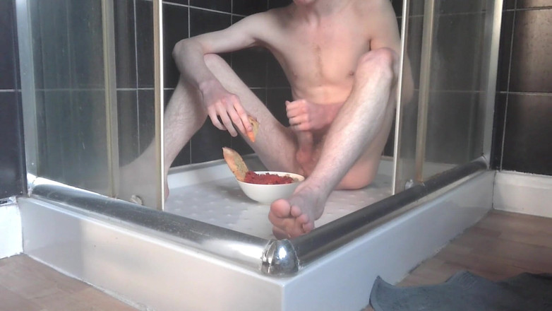 Forest Boi: Твинк ест пищу на полу