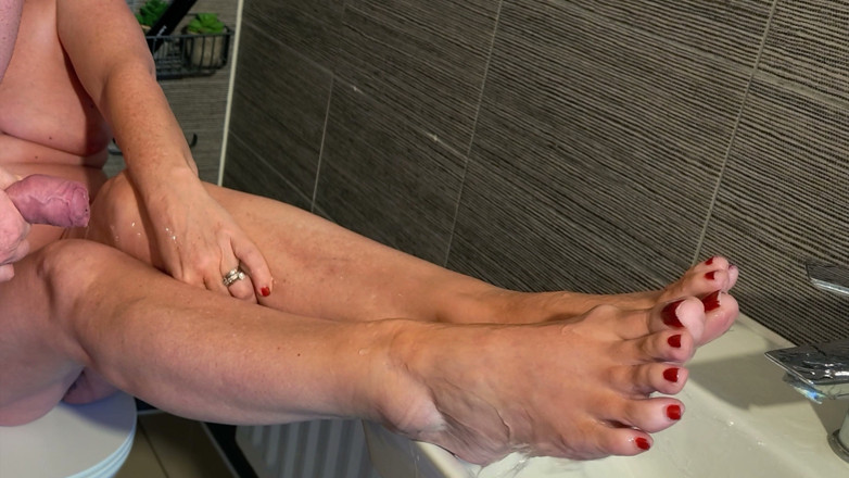 ithastopeefun: Hari kencing - kencing di kaki