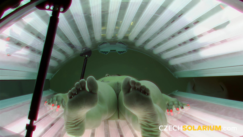 Czech Solarium: Solarium checo 51: milf caliente muestra su cuerpo en el solarium