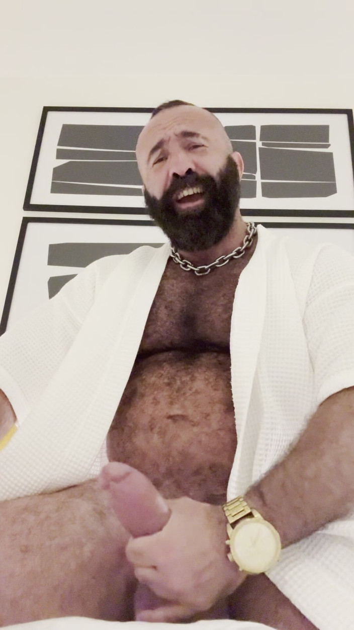 Tyler Rex: Verbal Muscle Bear Jerks His Big Cock with Cock Ring &amp;...