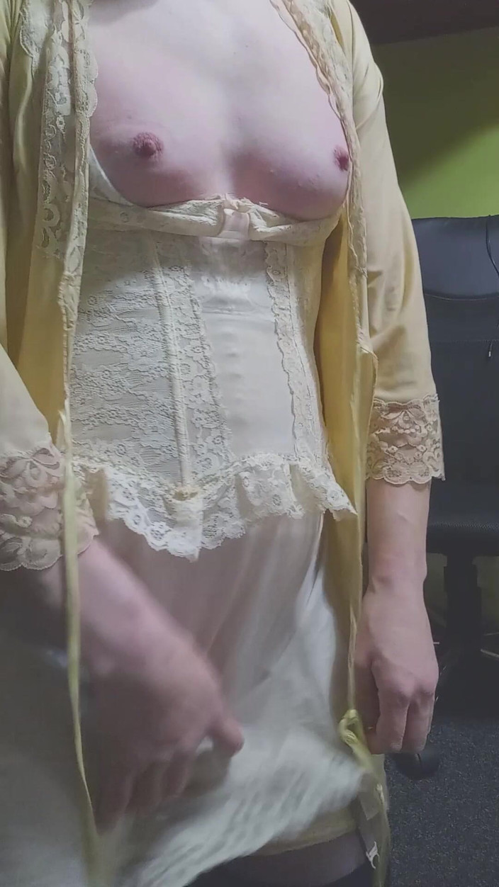 Layliana: Damunderkläder