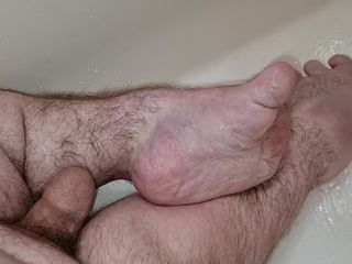 Midget120: Midget shows his feet and then cums on them
