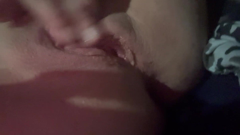 Kendra 69: Spelen Met Mijn Strakke Blanke Poesje