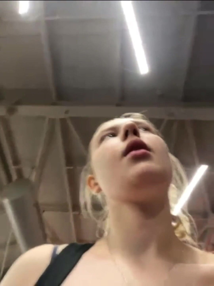 JuiceLussie: Hard Fucking in the Gym