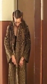 Blonde Vixen drenkt haar gaten met nat doucheplezier