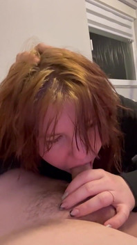 Belleza De 18 años Hace Sexo Oral