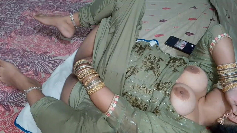 QueenbeautyQB: Mama vitregă își imaginează sexul dur cu fiul său vitreg