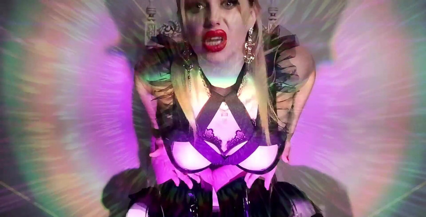 Goddess Misha Goldy: Nemůžeš mi odolat a mému sexy tělu, tak musíš zaplatit....