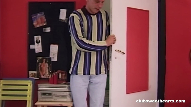 SweetHeartsClassic: A Dildo and a Dick for Sarah (remastered)