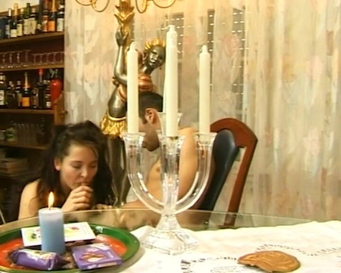 BB Video - Old School: Německá amatérská teen kotě brunetka se sexuálními hračkami