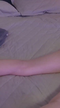 Sensuele massage verandert hardcore met sperma op voeten