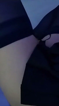 Suri Rich Mini Skirt ve Spor Ayakkabılı Video