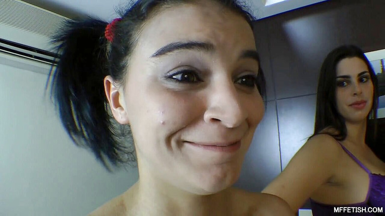 MF Fetish: 誰の平手打ちが一番痛いですか?