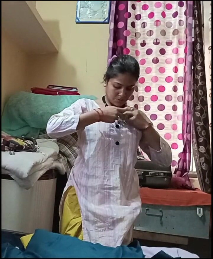 sashaa: Bhabhi Changing Dress