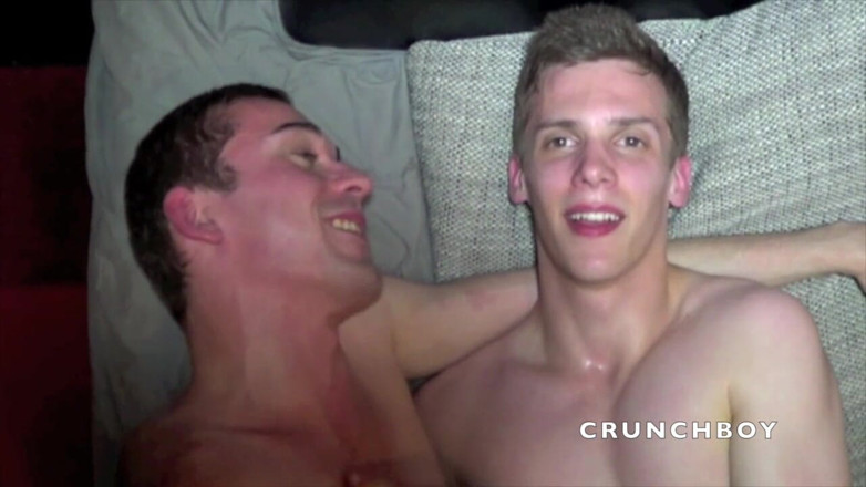 Crunch Boy: Otel çalışanı twink heteroseksüel arkadaşı tarafından sikiliyor