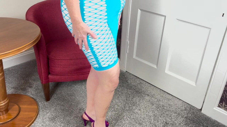 Aunty Sandra vintage girdle queen: Vgq22 サンドラおばさんが友達に楽しませる様子