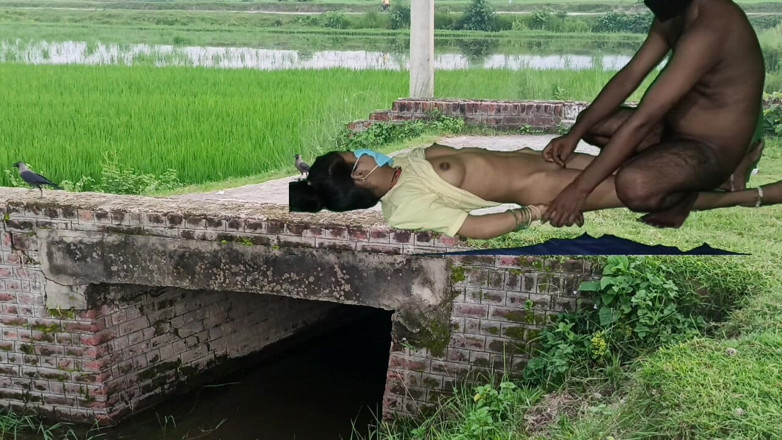 RAKP355: Новое видео первого секса индийской мусульманской студентки