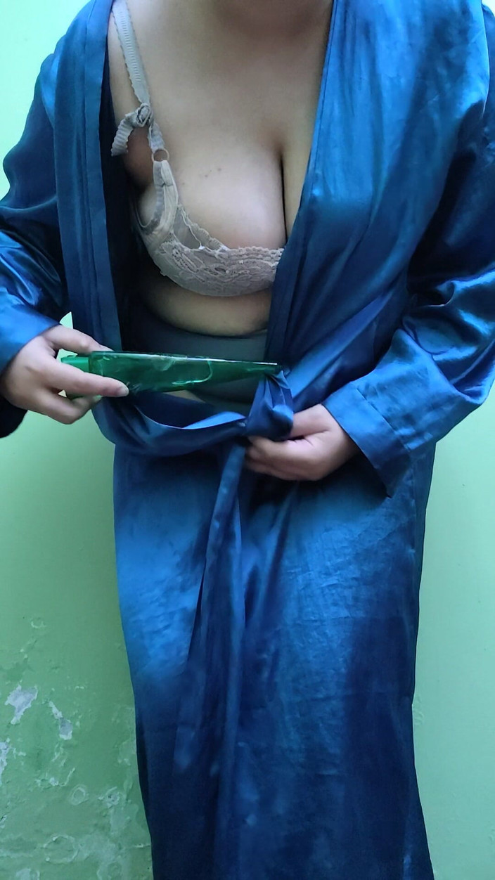 Ali Muhammad: Âm đạo của tôi! Tôi hoàn toàn khỏa thân!