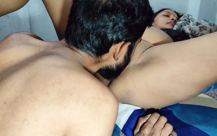 Happyhome: Desi Indische echtgenoot vrouw geeft orale seksplezier aan elkaar