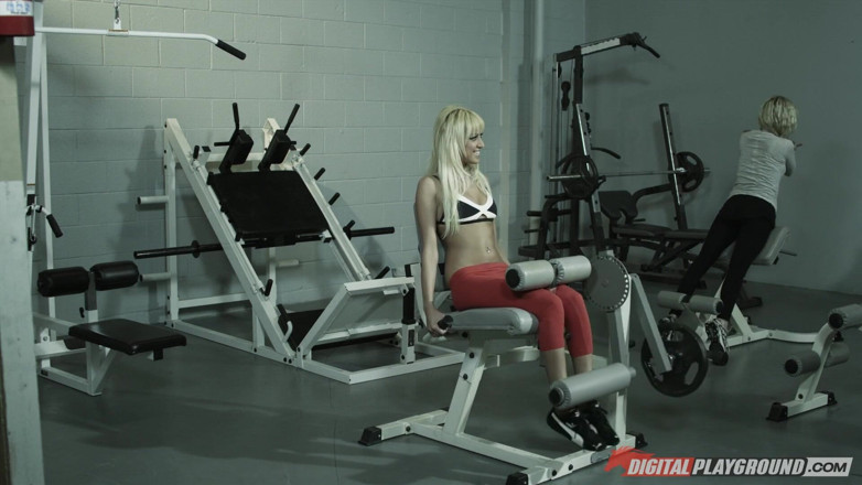DigitalPlayground: DigitalPlayground - blonde kotor Kiara Diane menggigit seluar dalamnya