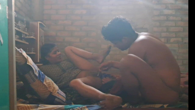 House stage: 1.1 Juta View Video Gadis India