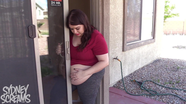 Sydney screams fetish: Fatty Gets Stuck in Door - Wmv