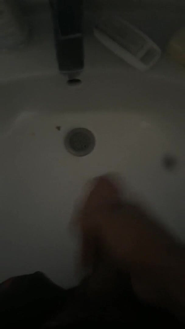 SingerMask: Branlette dans le lavabo de la salle de bain
