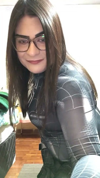 Sedente trans sottomesso grande culo vuole scopare