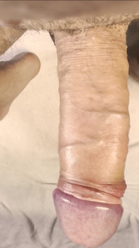 Saya Suka Menyentuh Penis Saya