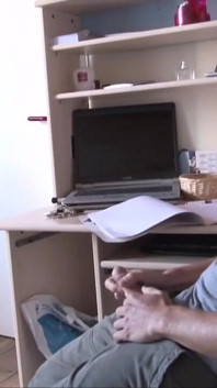 Mundurowa laska zostaje zerżnięta analnie