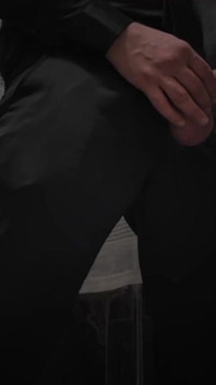 Alexander sert işiyor | Elegant Suit'te