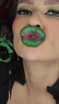 Ruj verde mentă lucios Pouty Bimbo Kisses 1080 Fhd