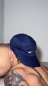 Bule musculare cu cur uns futute fără prezervativ latino sexy cu pula mare