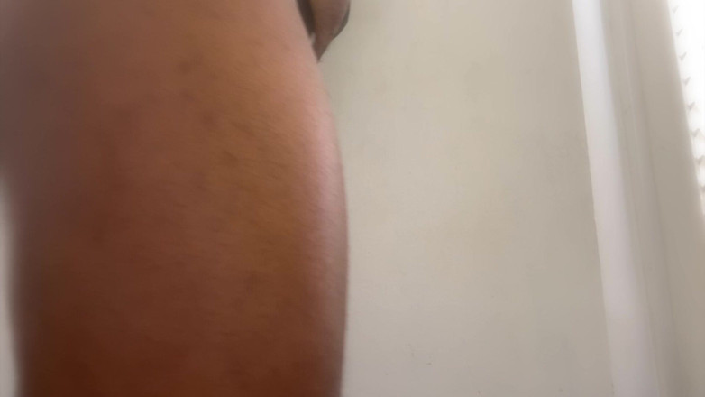 James Beakerman: Provando diverse paia di sospensi (parte 1) Intimo haul spogliarello culo rotondo