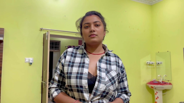 Hotty_ragini: Моя падчерица была испугана, нас поделили одну кровать, всю ночь, полная хинди аудио