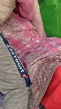 हॉट पैरोसन मुस्लिम भाभी मेरे भारतीय मोटे लंड के साथ खेलती थी
