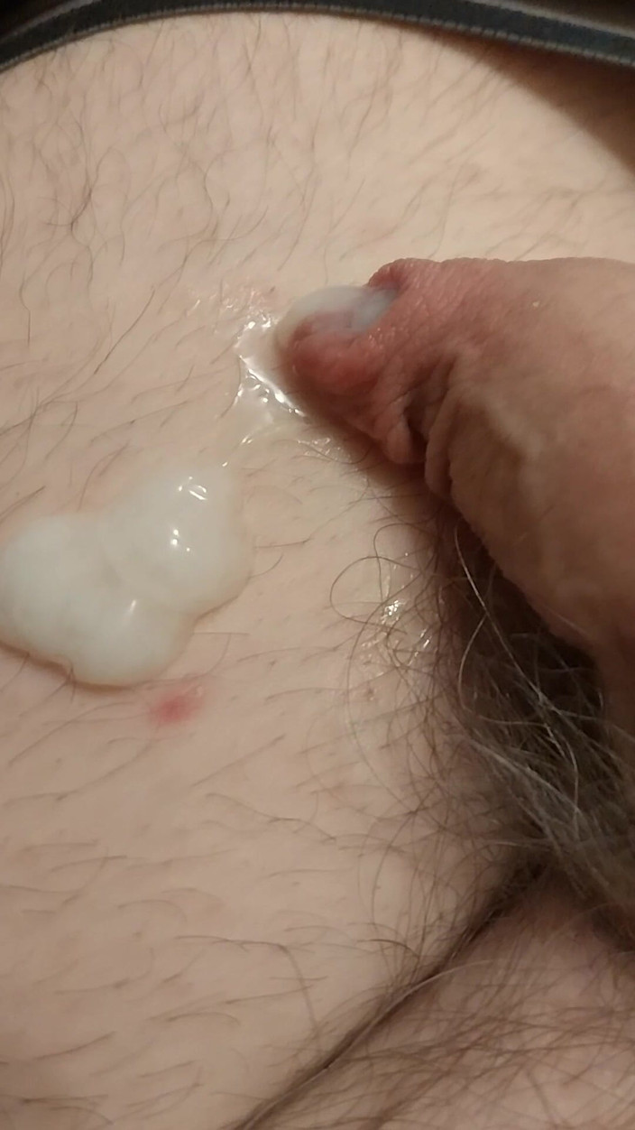 Cindy Belfast: El toro de Cindy masturba su postre