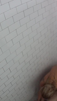 Sexo apasionado duro en la ducha - Cherry Kiss