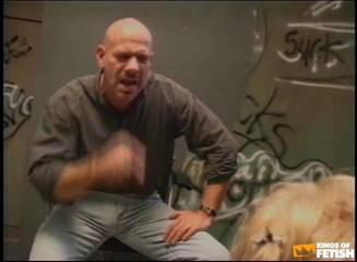 Family Role Playing: Tante seksi ini muncrat saat pria yang lebih tua lagi...