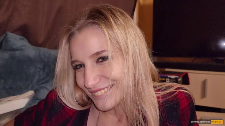 Stacy Starando: Adoro venire nella figa della mia sorellastra. - Pov creampie fatto...