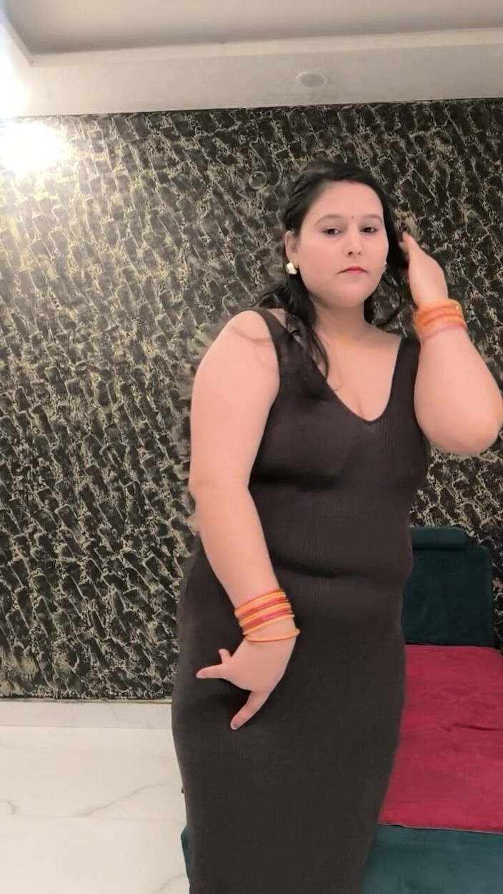 Puja555: Puja Bhabhi Si hraje s velkými prsy