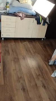 Amateur Vrouw Danst Naakt Door Het Huis, Grote Tepels, Dikke Kont.