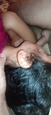 Stiefzus zuigt pik en slikt sperma