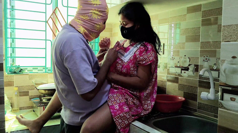 HottyKisku02: Kakak ipar india di dapur